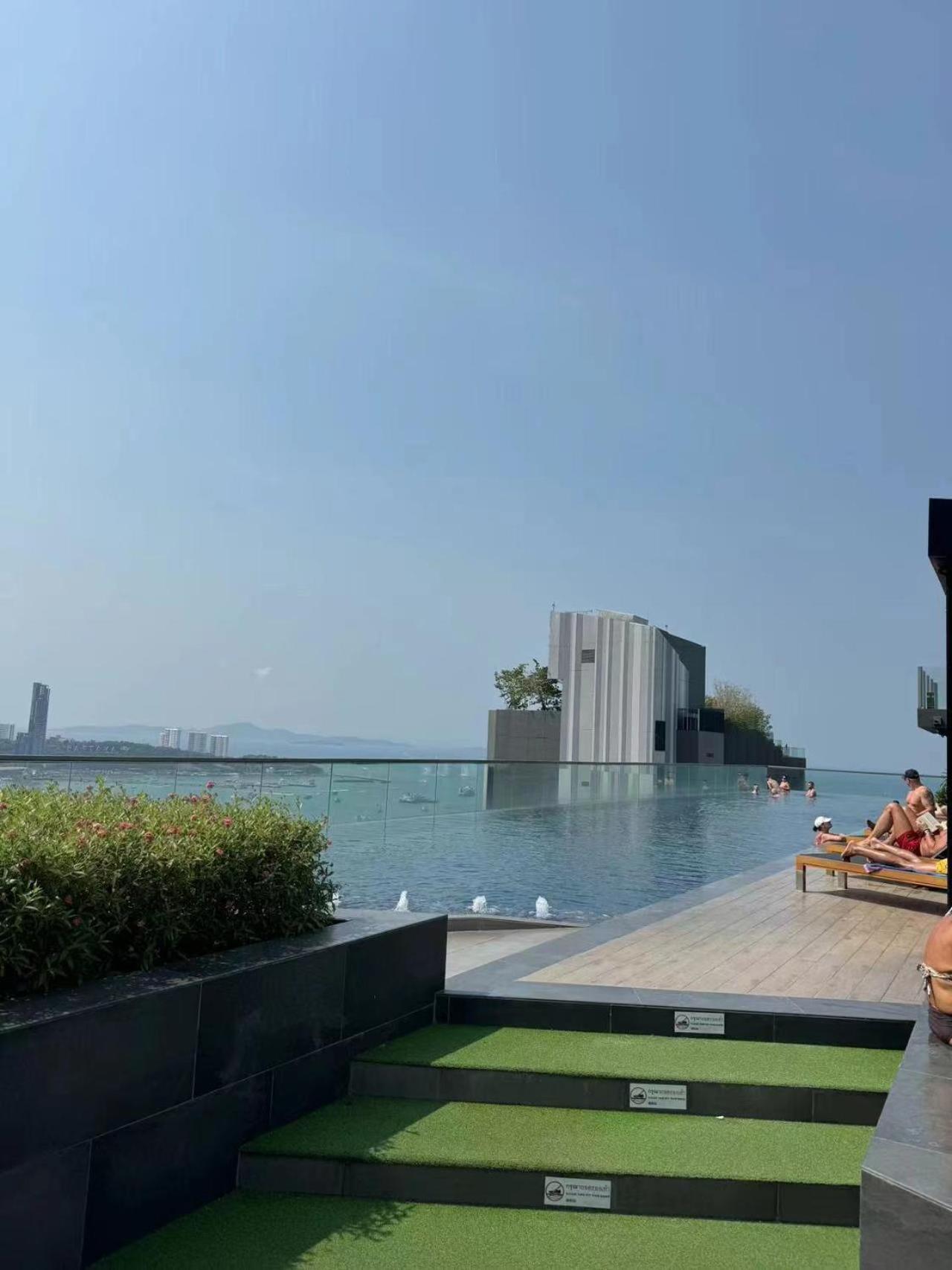 Apartmán The Base Pattaya Exteriér fotografie