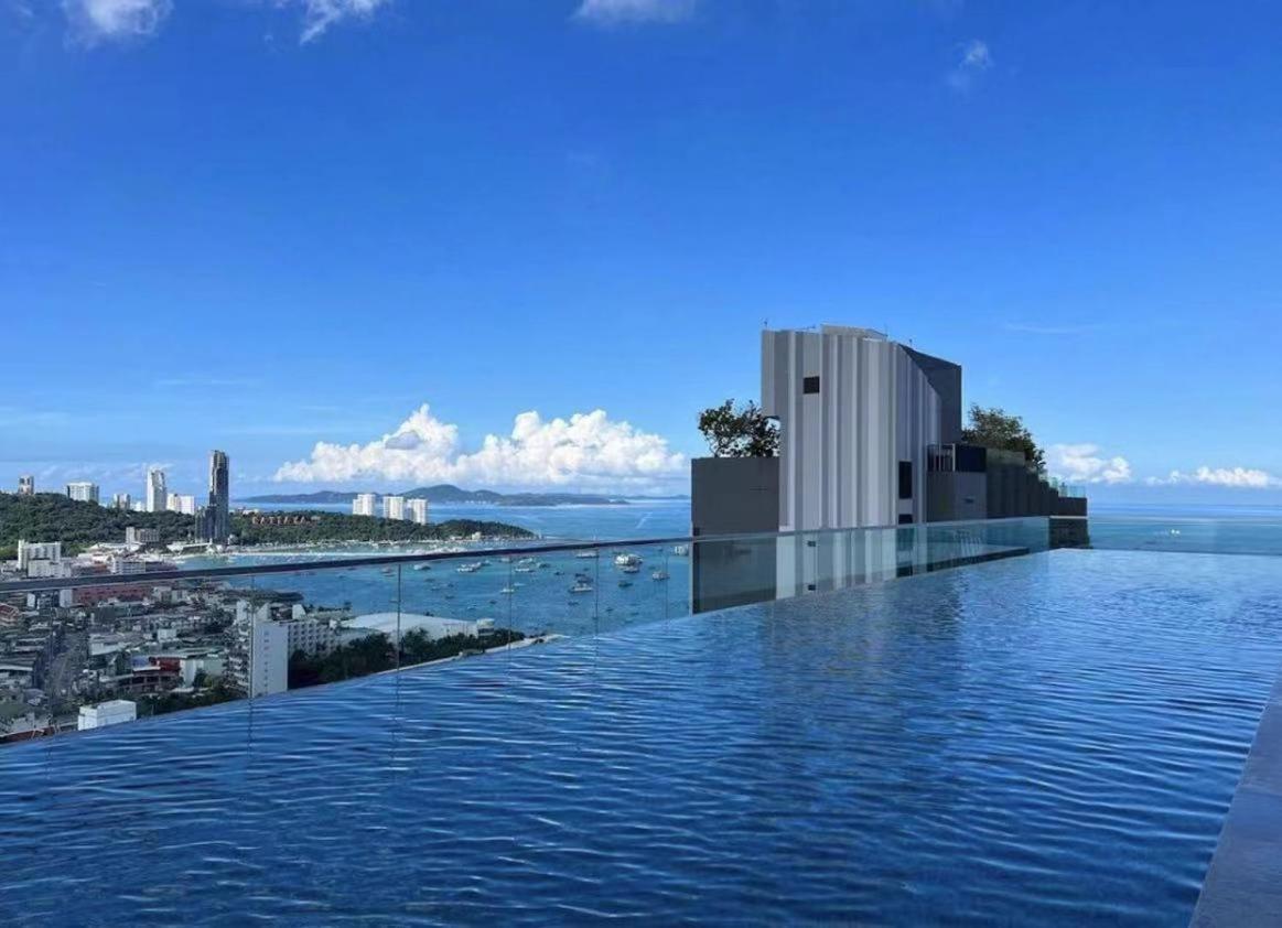 Apartmán The Base Pattaya Exteriér fotografie