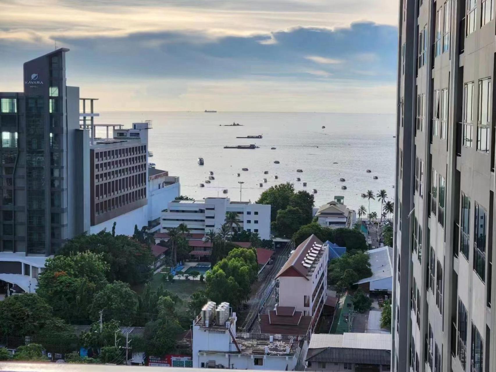 Apartmán The Base Pattaya Exteriér fotografie