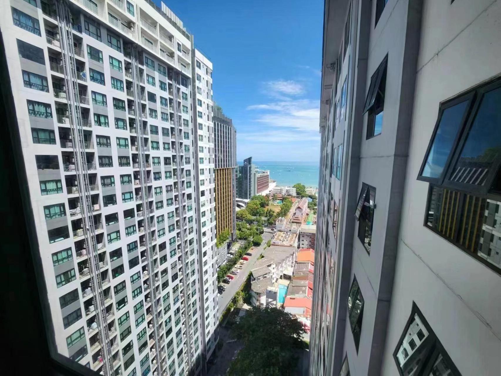 Apartmán The Base Pattaya Exteriér fotografie