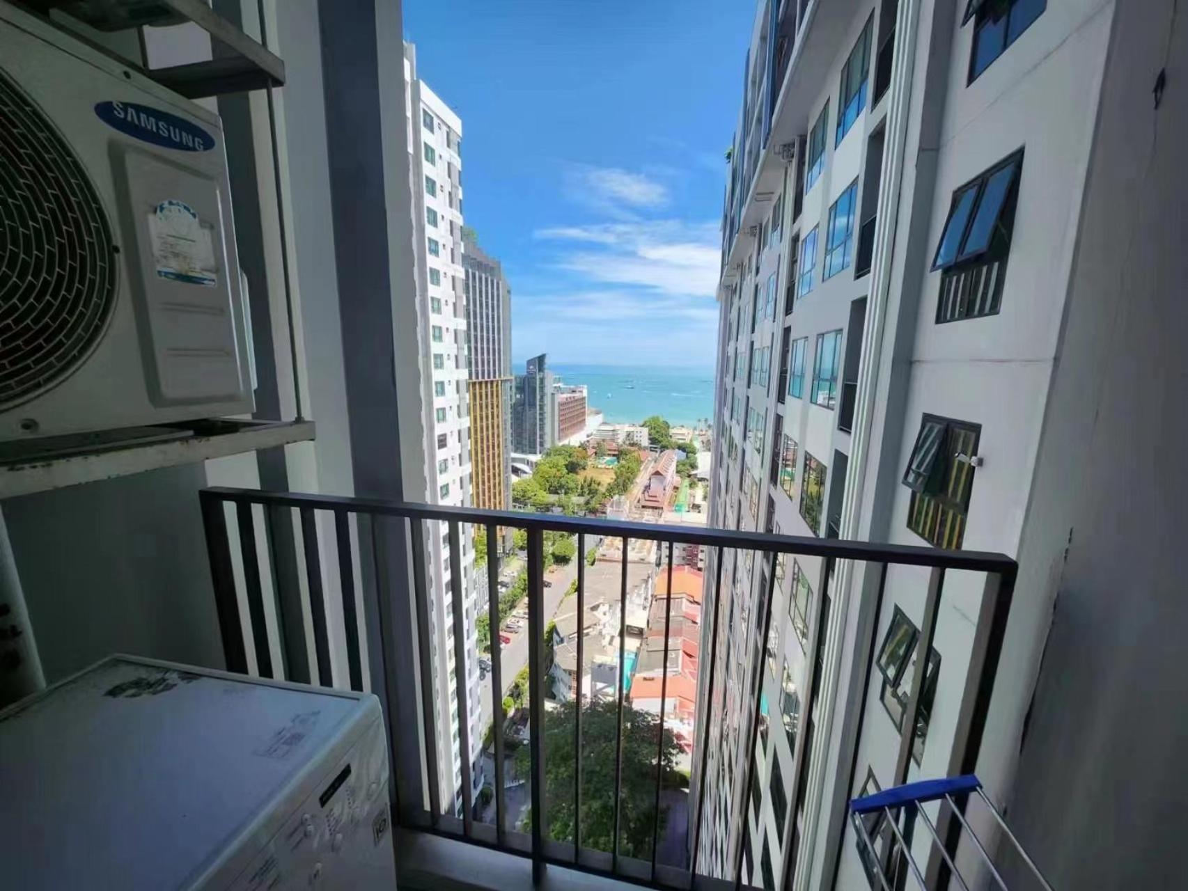 Apartmán The Base Pattaya Exteriér fotografie
